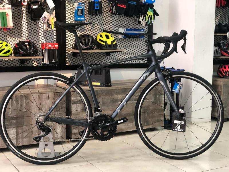 BICICLETA RUTA LIV 700 AVAIL SL 1 M NEGRO/BLANCO